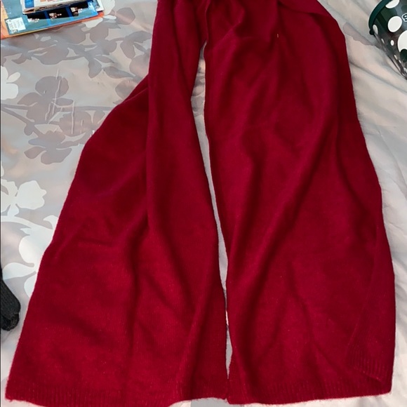 Red cashmere scarf - Picture 2 of 3